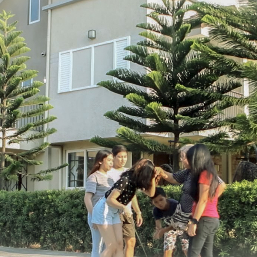 COMMUNITY-DRIVEN LIVING
